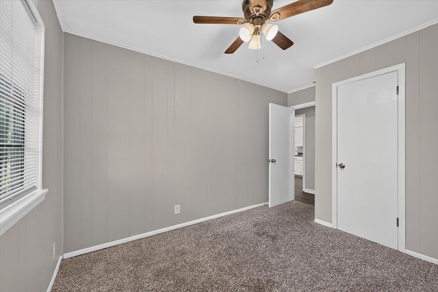 208 D Street, Whitesboro, TX 76273