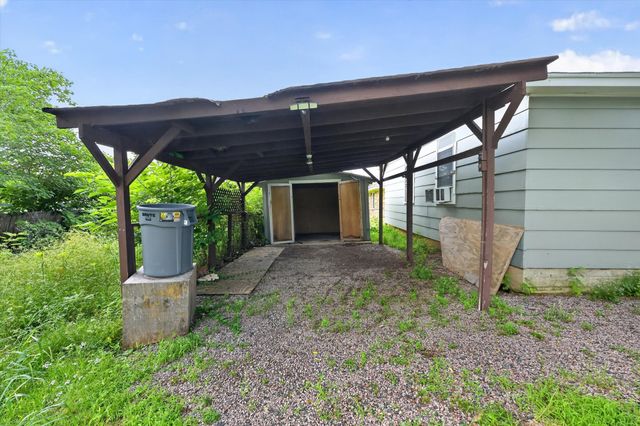 208 D Street, Whitesboro, TX 76273