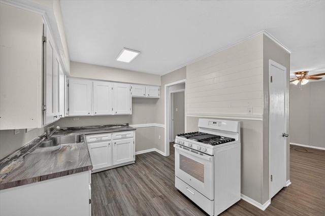 208 D Street, Whitesboro, TX 76273