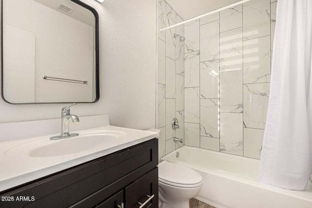 5946 W ROSE Lane, Glendale, AZ 85301