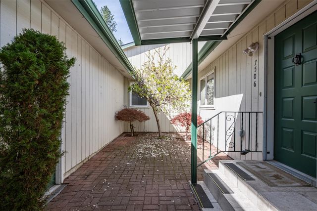 7506 W Johannsen Ln, Spokane, WA 99026