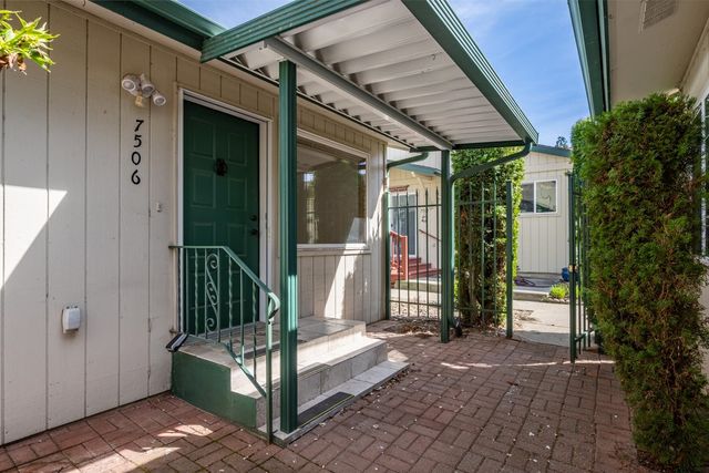 7506 W Johannsen Ln, Spokane, WA 99026