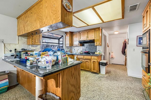 908 Suburban Avenue, Madera, CA 93637