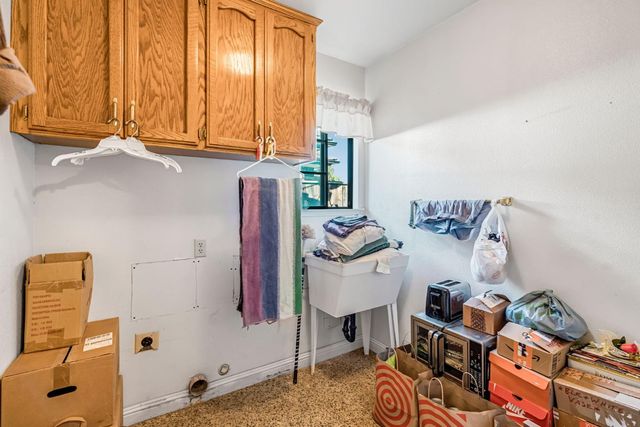 908 Suburban Avenue, Madera, CA 93637