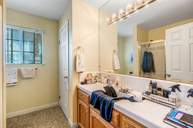 908 Suburban Avenue, Madera, CA 93637