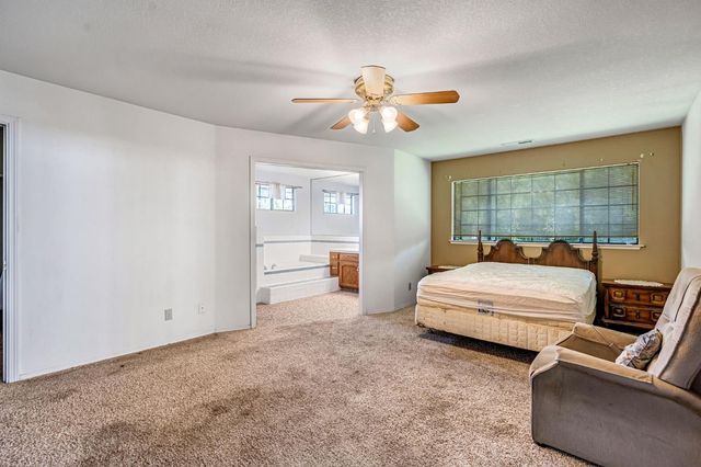 908 Suburban Avenue, Madera, CA 93637