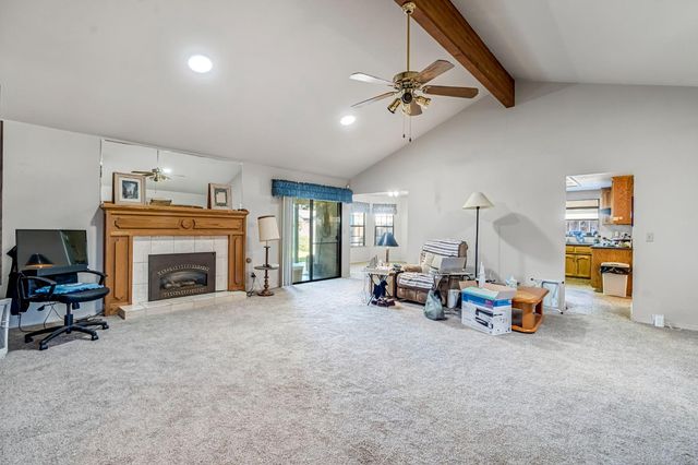 908 Suburban Avenue, Madera, CA 93637