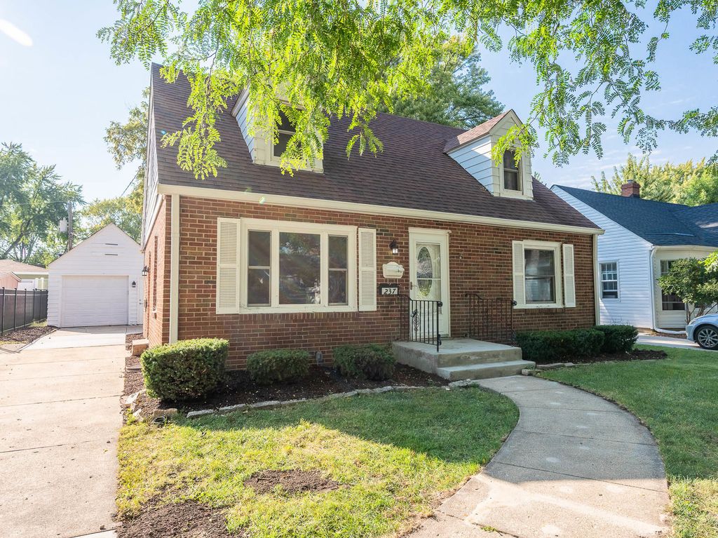 237 Ingleside Avenue, Aurora, IL 60506