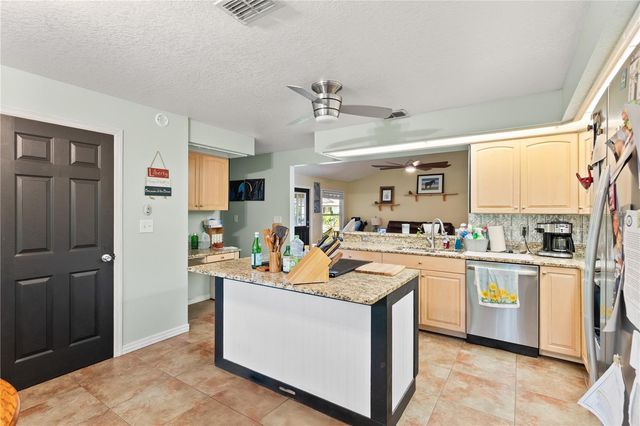 2121 WILDWOOD LN, Auburndale, FL 33823