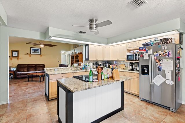 2121 WILDWOOD LN, Auburndale, FL 33823