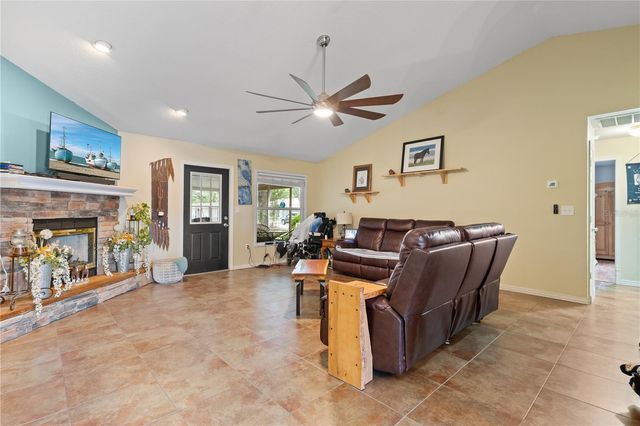 2121 WILDWOOD LN, Auburndale, FL 33823