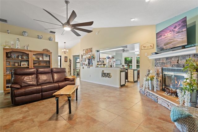 2121 WILDWOOD LN, Auburndale, FL 33823