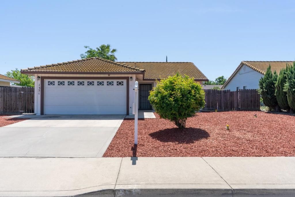 Image 2 of property listing at 1351 Chukar Street, Los Banos, CA 93635