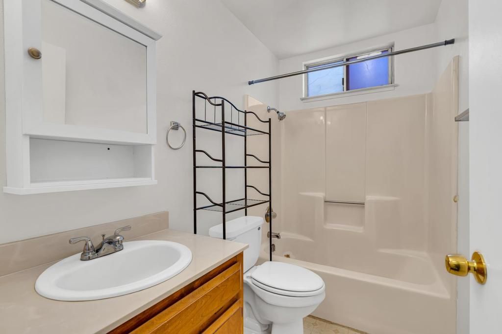 Image 9 of property listing at 1351 Chukar Street, Los Banos, CA 93635