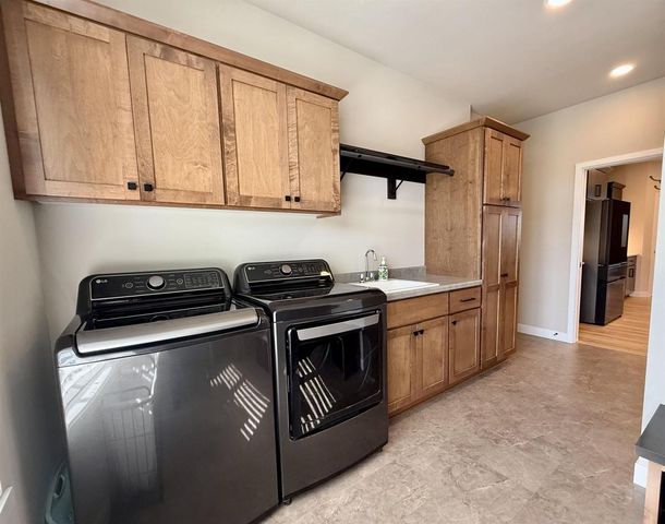 6518 Prairie Wood Drive, Mcfarland, WI 53558