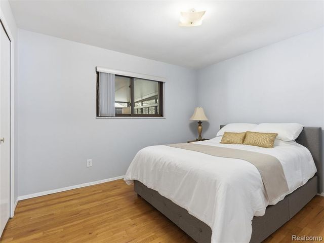 15850 Valerie Drive, Macomb, MI 48044