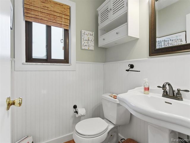 15850 Valerie Drive, Macomb, MI 48044