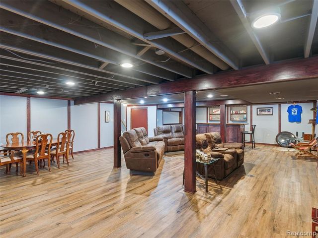 15850 Valerie Drive, Macomb, MI 48044