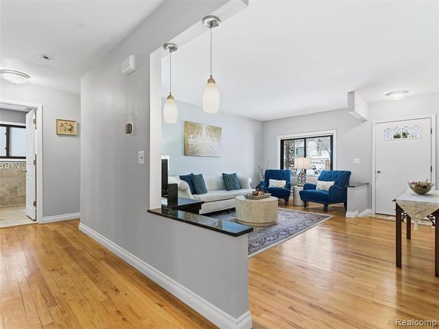 15850 Valerie Drive, Macomb, MI 48044