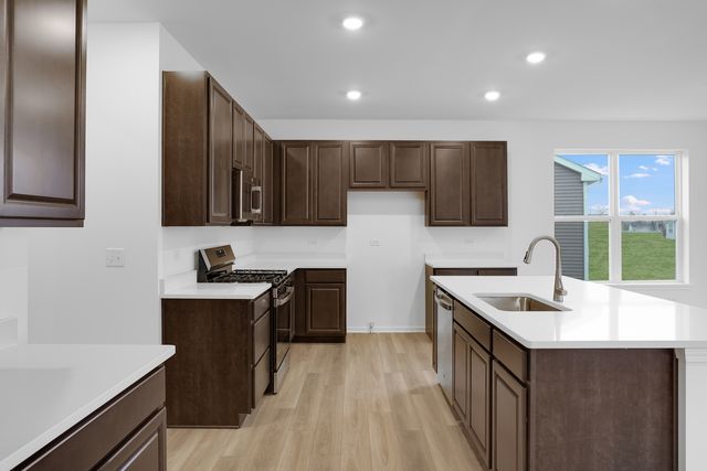 2021 Kenilworth Place, Aurora, IL 60506