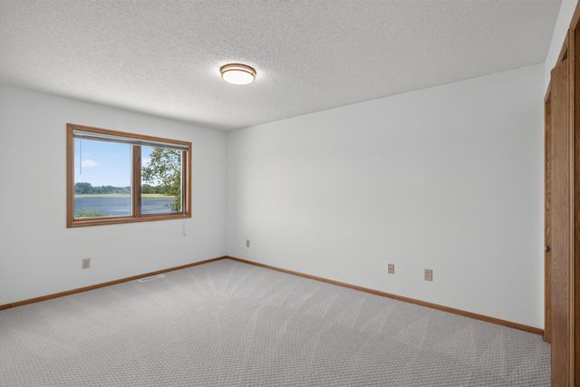 4142 Oakmede Lane, White Bear Lake, MN 55110