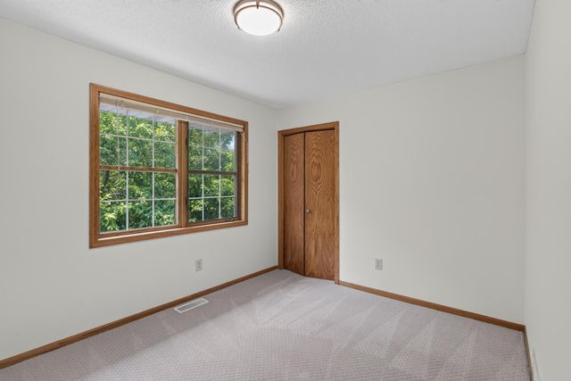 4142 Oakmede Lane, White Bear Lake, MN 55110