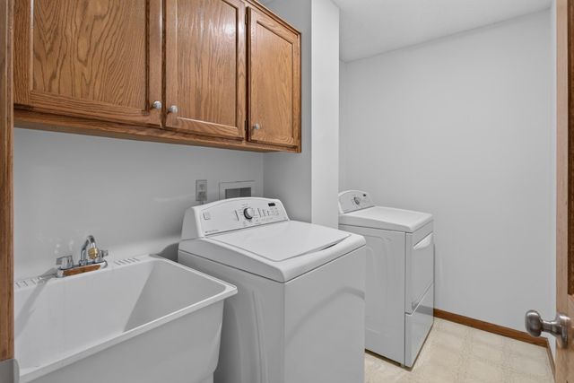 4142 Oakmede Lane, White Bear Lake, MN 55110