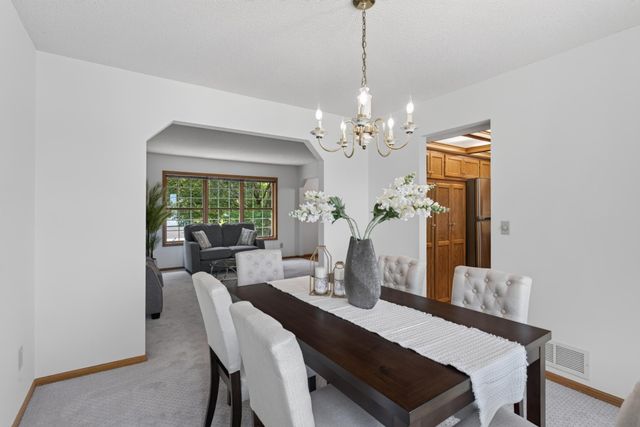 4142 Oakmede Lane, White Bear Lake, MN 55110