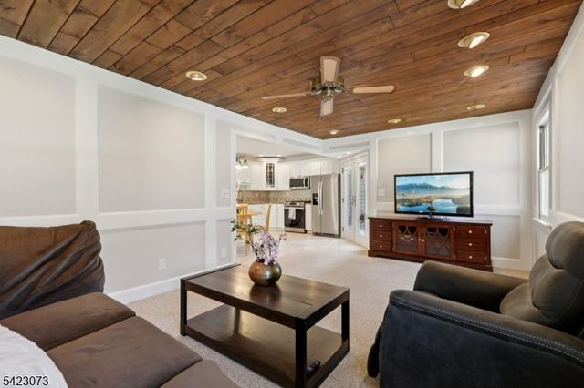 53 Salem St, Edison Twp., NJ 08820