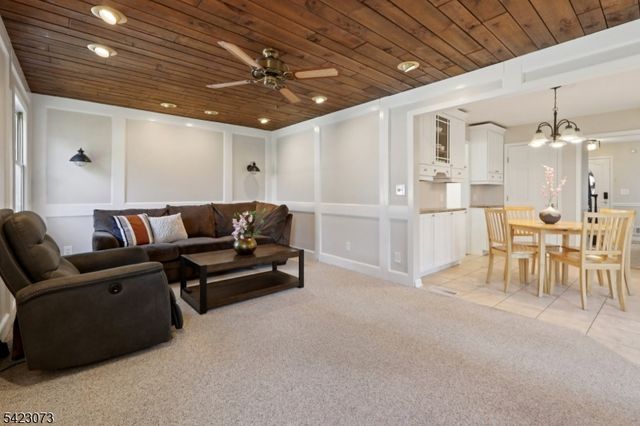 53 Salem St, Edison Twp., NJ 08820