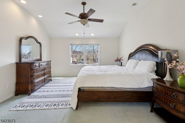 53 Salem St, Edison Twp., NJ 08820