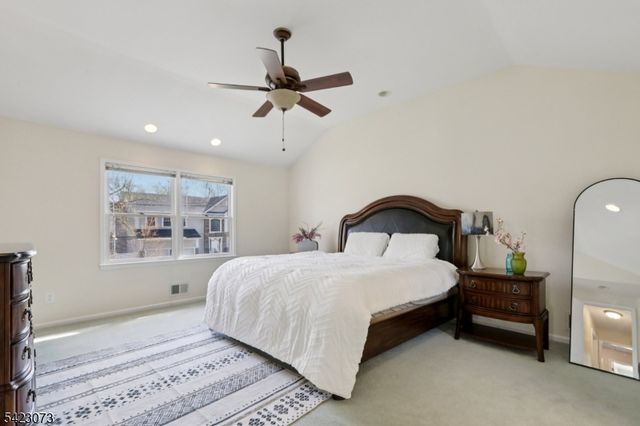 53 Salem St, Edison Twp., NJ 08820