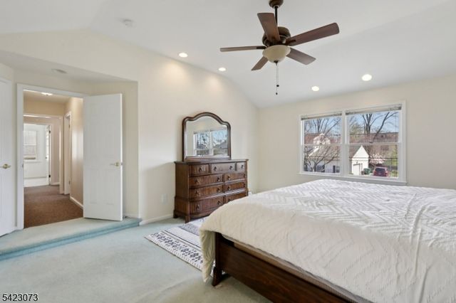 53 Salem St, Edison Twp., NJ 08820