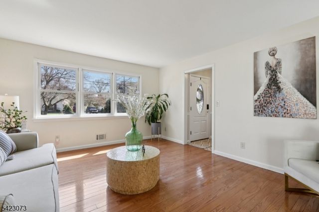 53 Salem St, Edison Twp., NJ 08820