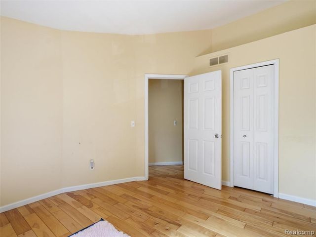 7342 Meadowridge Drive, West Bloomfield, MI 48322