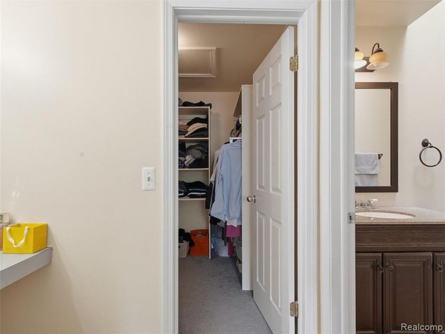 7342 Meadowridge Drive, West Bloomfield, MI 48322