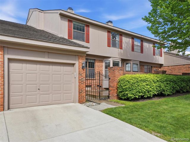 7342 Meadowridge Drive, West Bloomfield, MI 48322