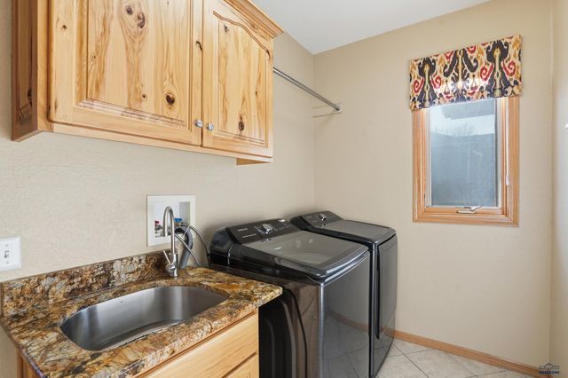 6505 MUIRFIELD DR, Rapid City, SD 57702