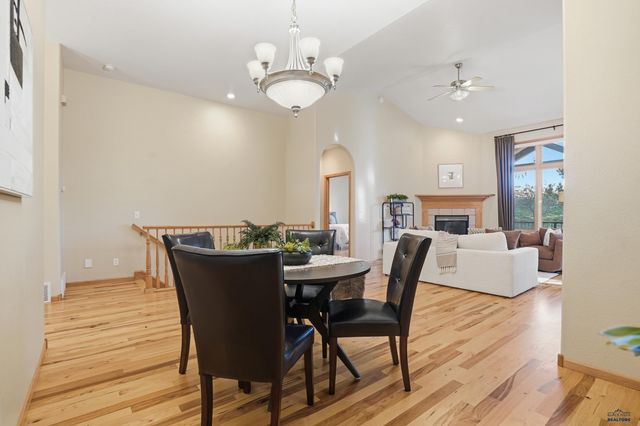 6505 MUIRFIELD DR, Rapid City, SD 57702