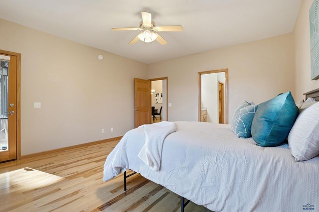 6505 MUIRFIELD DR, Rapid City, SD 57702