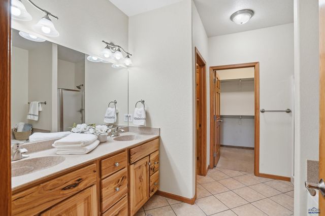 6505 MUIRFIELD DR, Rapid City, SD 57702