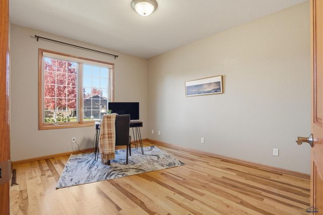 6505 MUIRFIELD DR, Rapid City, SD 57702