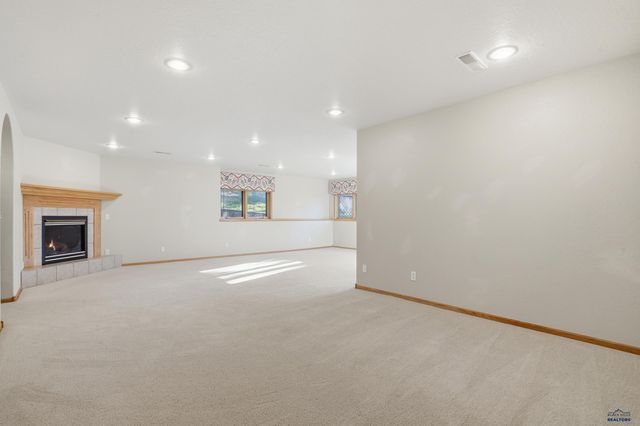 6505 MUIRFIELD DR, Rapid City, SD 57702