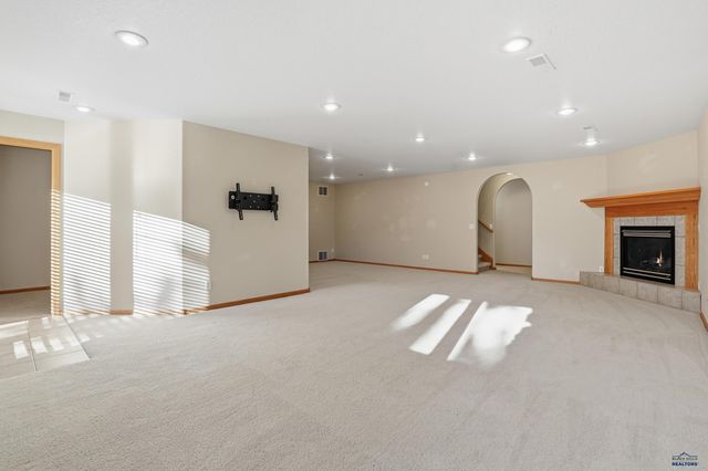 6505 MUIRFIELD DR, Rapid City, SD 57702