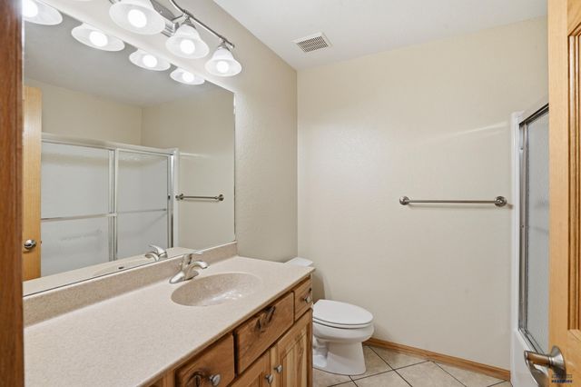 6505 MUIRFIELD DR, Rapid City, SD 57702