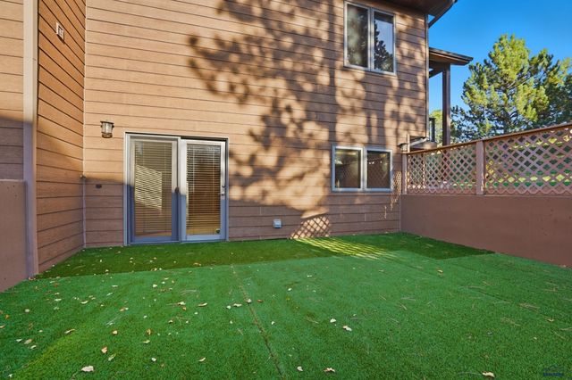 6505 MUIRFIELD DR, Rapid City, SD 57702