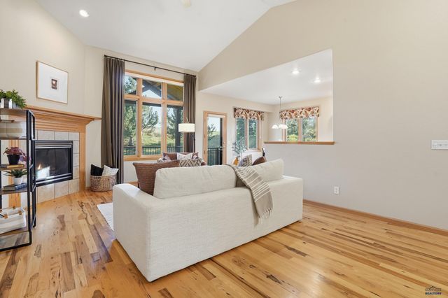 6505 MUIRFIELD DR, Rapid City, SD 57702