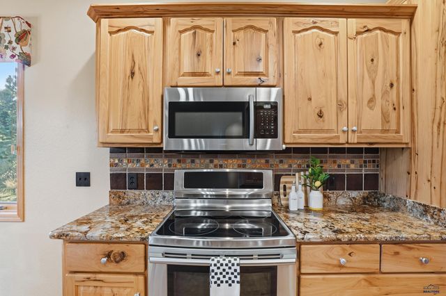 6505 MUIRFIELD DR, Rapid City, SD 57702