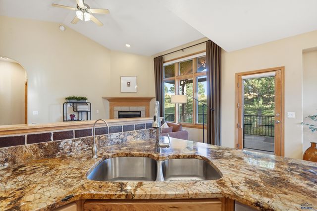 6505 MUIRFIELD DR, Rapid City, SD 57702