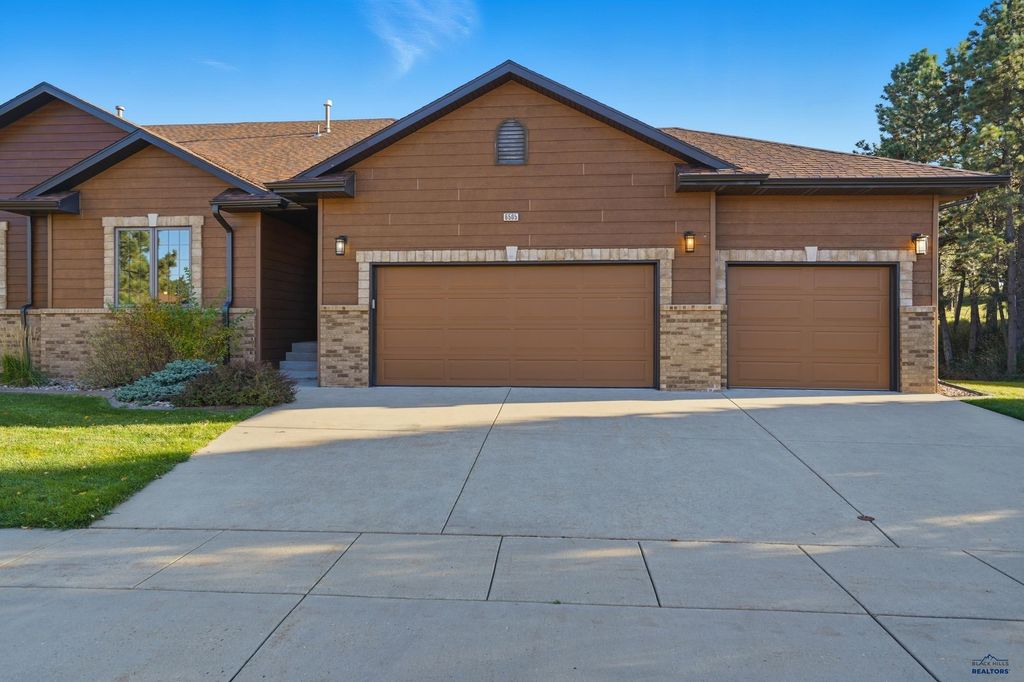 6505 MUIRFIELD DR, Rapid City, SD 57702